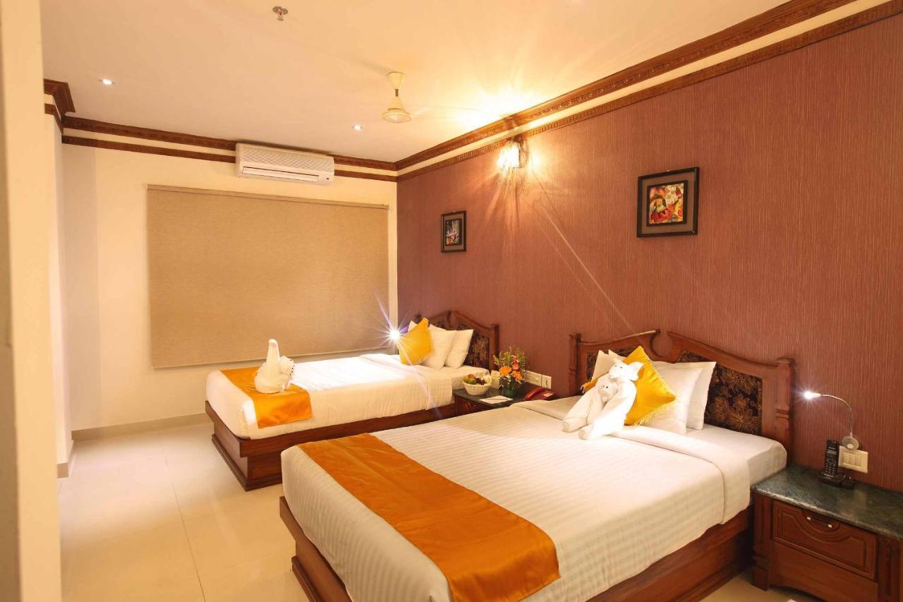 Ambalakkara Regency Otel Kottārakara Dış mekan fotoğraf