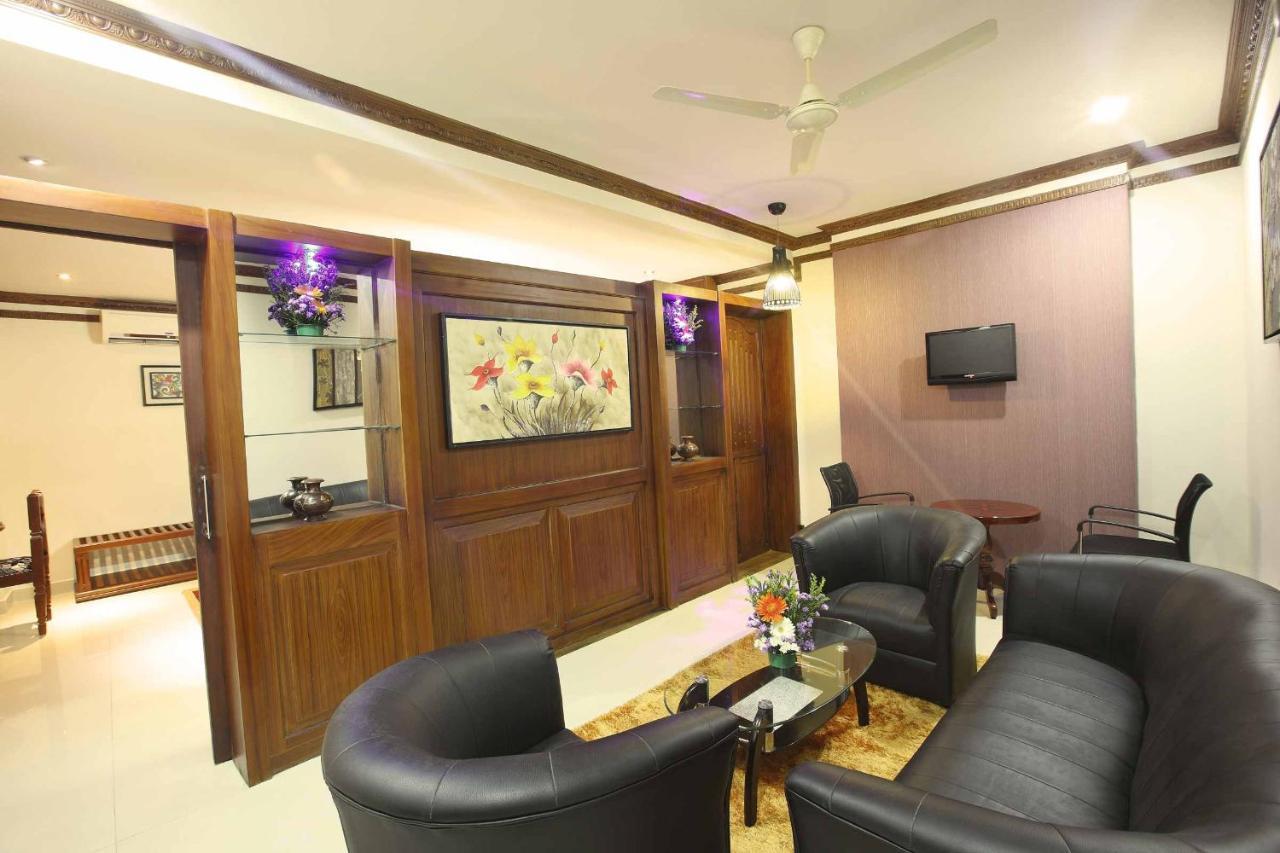 Ambalakkara Regency Otel Kottārakara Dış mekan fotoğraf